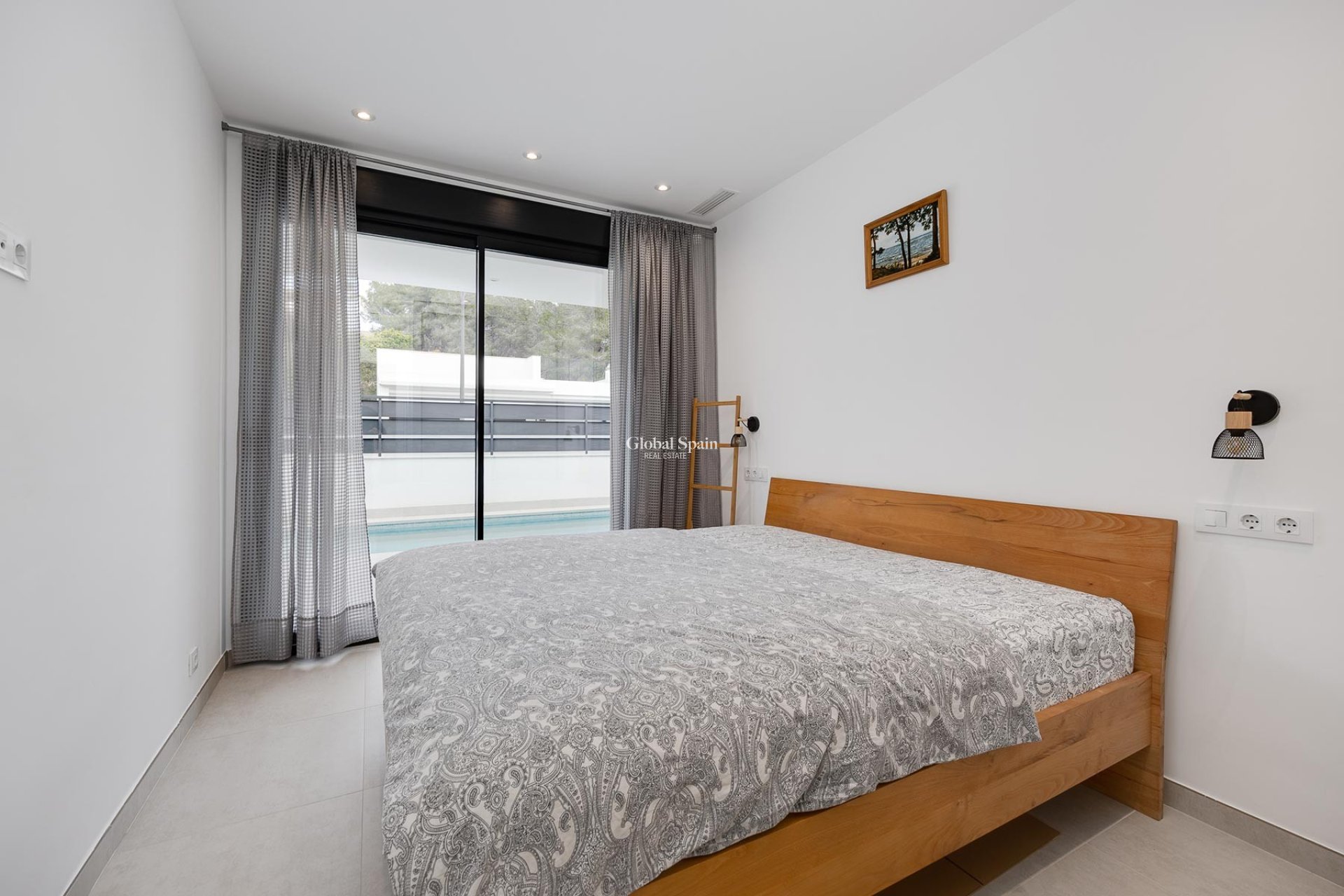 Resale - VILLA -
PINAR DE CAMPOVERDE - Inland