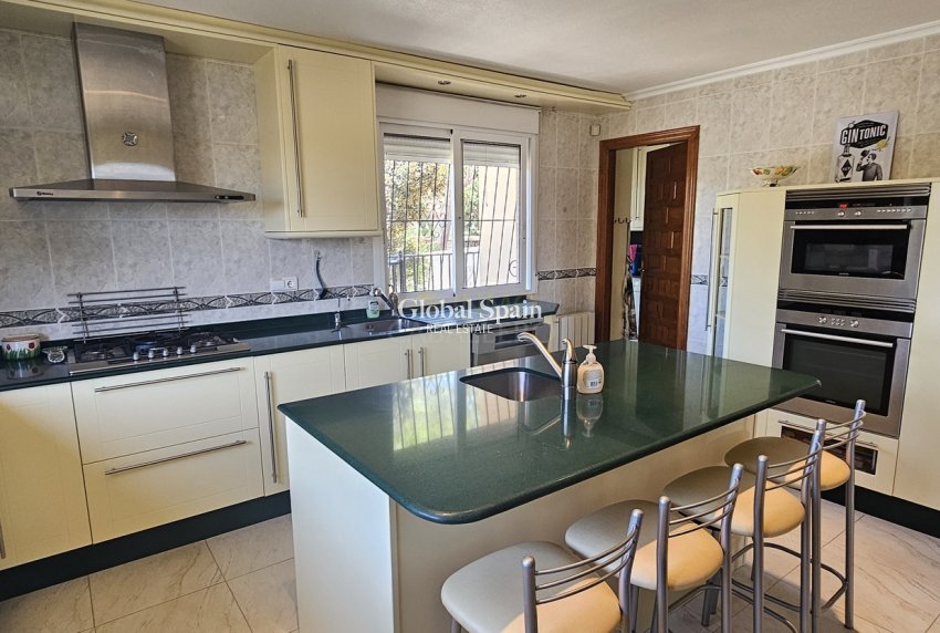 Resale - VILLA -
PINAR DE CAMPOVERDE - Inland