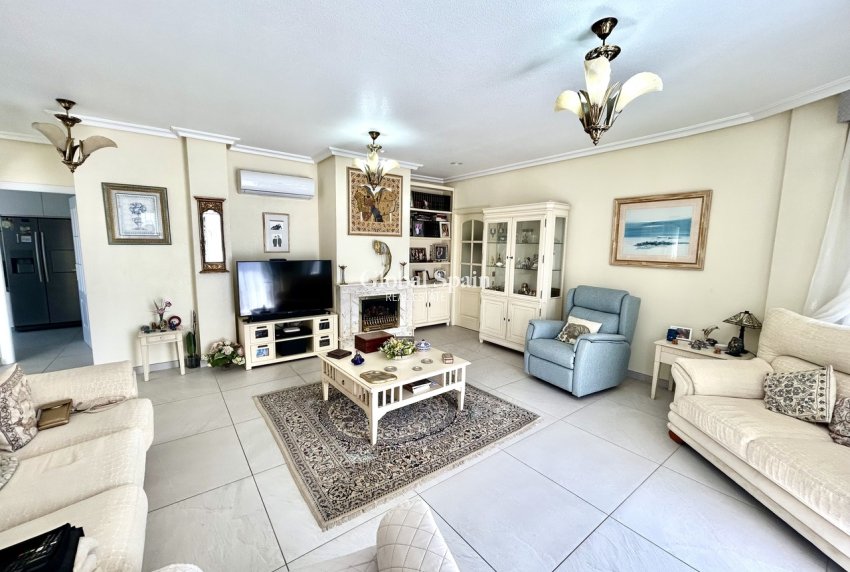 Resale - VILLA -
PINAR DE CAMPOVERDE - Inland