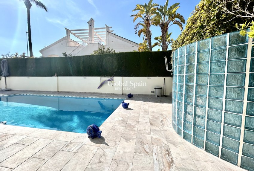 Resale - VILLA -
PINAR DE CAMPOVERDE - Inland