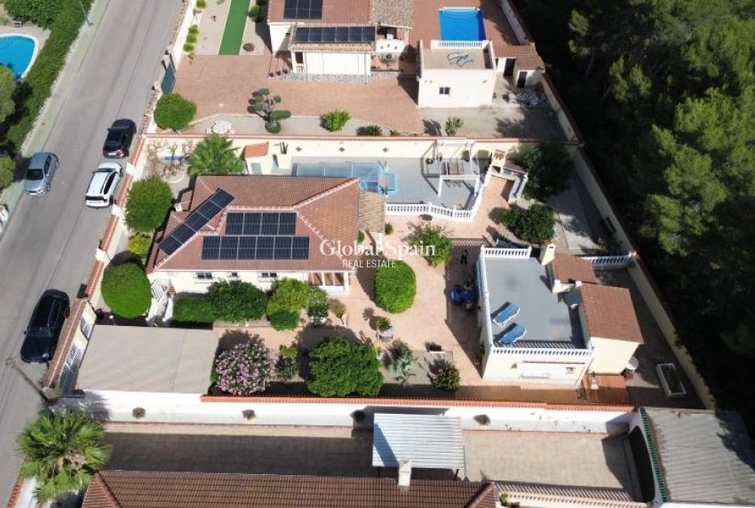 Resale - VILLA -
PINAR DE CAMPOVERDE - Inland