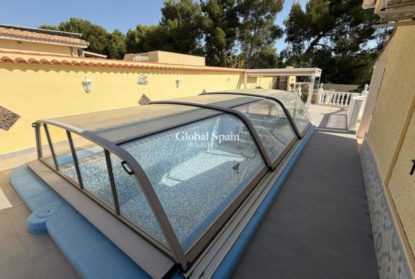 Resale - VILLA -
PINAR DE CAMPOVERDE - Inland