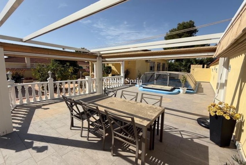 Resale - VILLA -
PINAR DE CAMPOVERDE - Inland