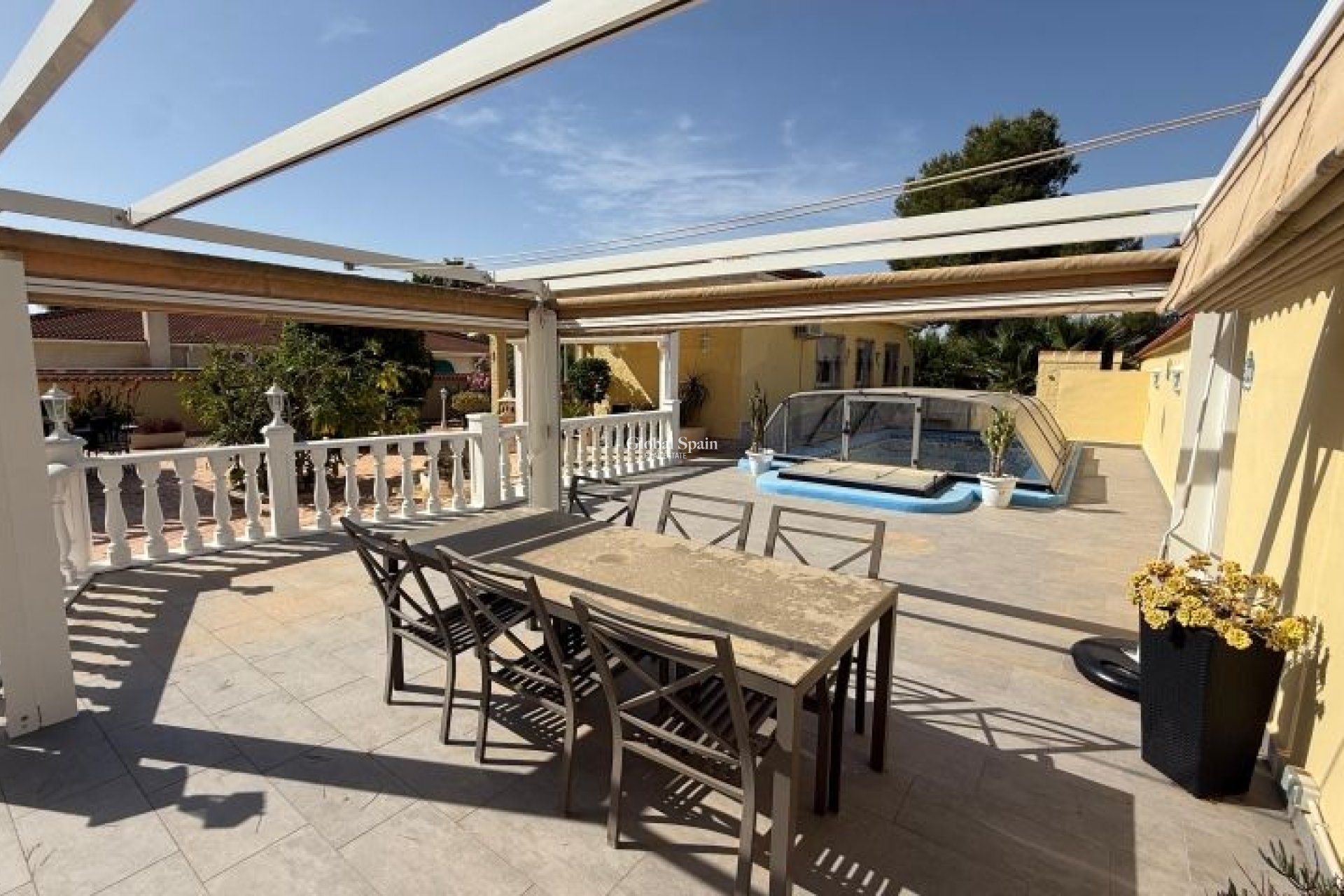 Resale - VILLA -
PINAR DE CAMPOVERDE - Inland