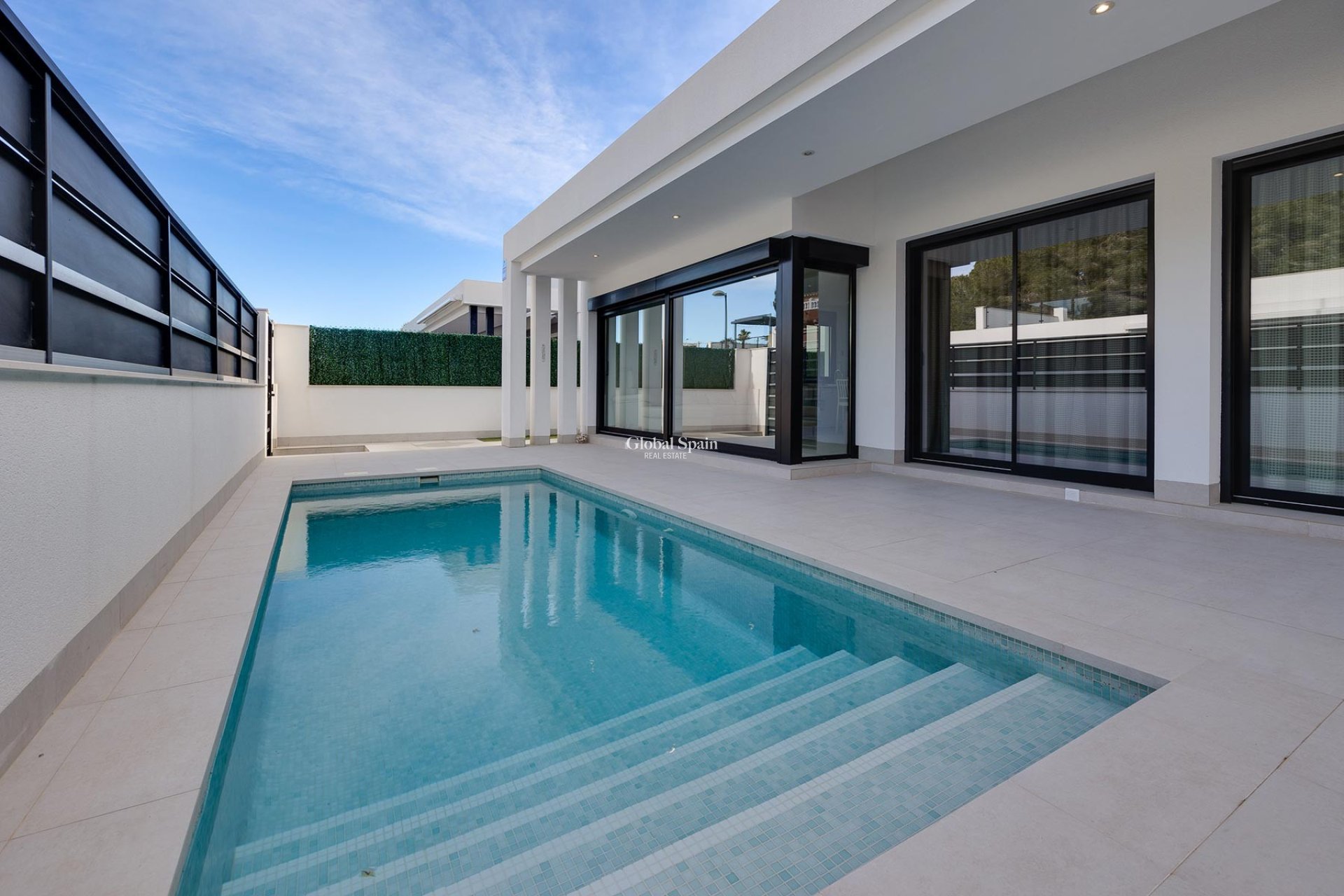 Resale - VILLA -
PINAR DE CAMPOVERDE - Inland