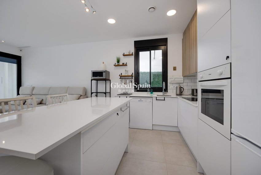 Resale - VILLA -
PINAR DE CAMPOVERDE - Inland