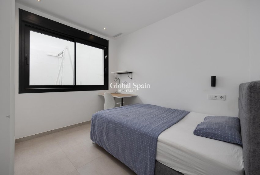 Resale - VILLA -
PINAR DE CAMPOVERDE - Inland