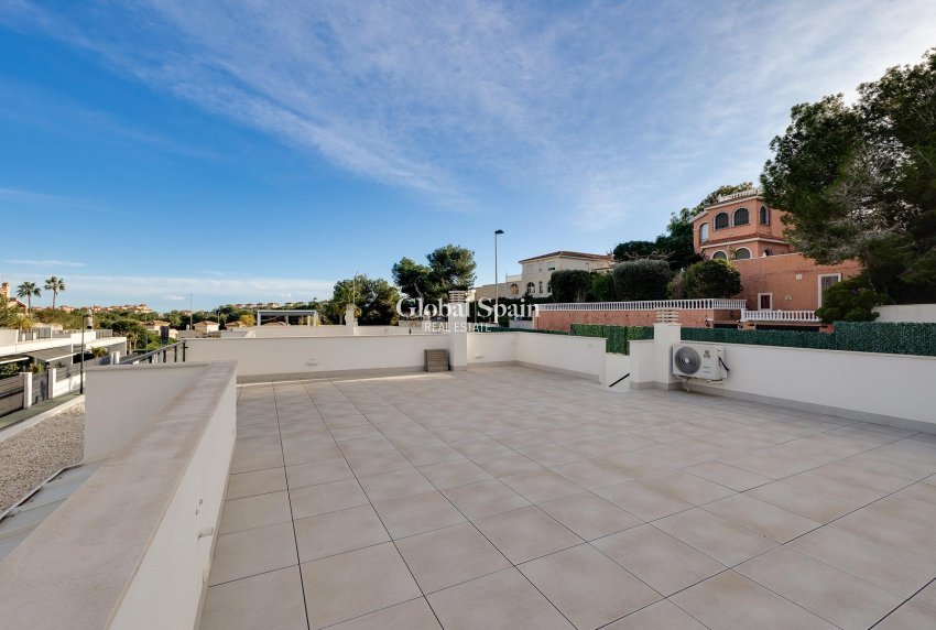 Resale - VILLA -
PINAR DE CAMPOVERDE - Inland