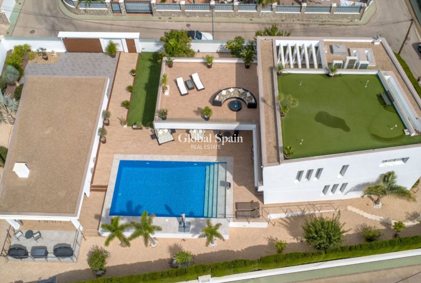 Resale - VILLA -
Pinar de Campoverde