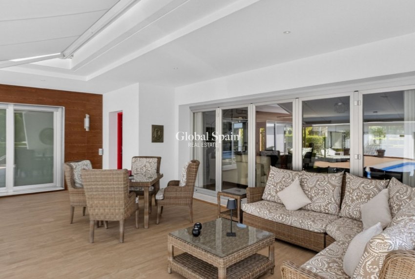 Resale - VILLA -
Pinar de Campoverde