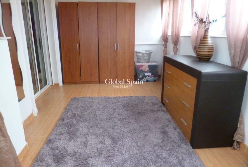 Resale - VILLA -
PLAYA FLAMENCA - Costa Blanca