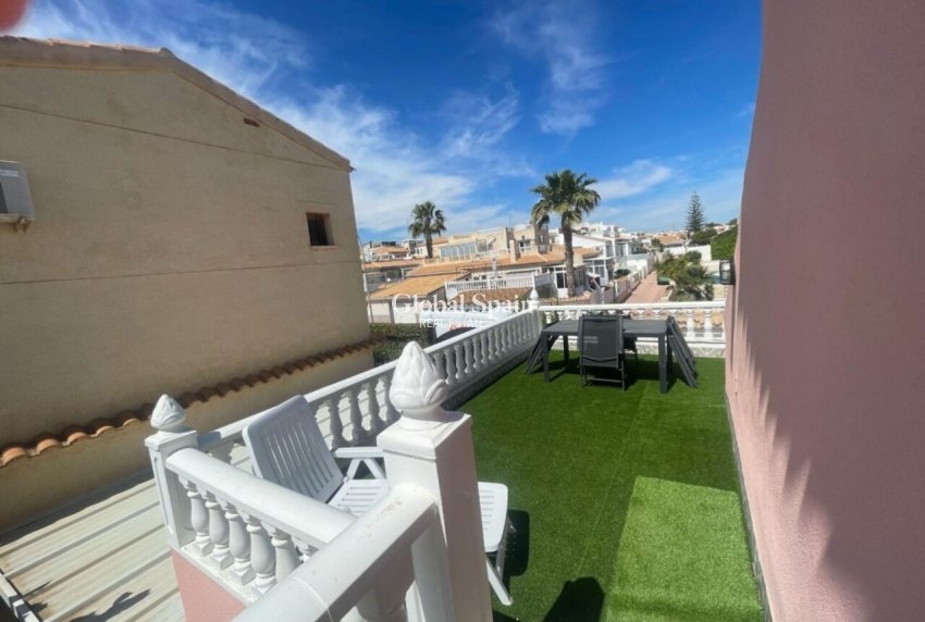 Resale - VILLA -
PLAYA FLAMENCA - Costa Blanca