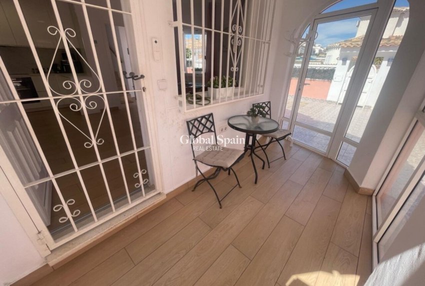 Resale - VILLA -
PLAYA FLAMENCA - Costa Blanca
