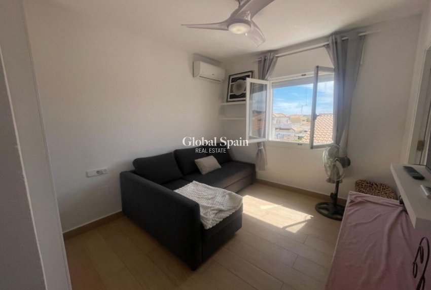 Resale - VILLA -
PLAYA FLAMENCA - Costa Blanca