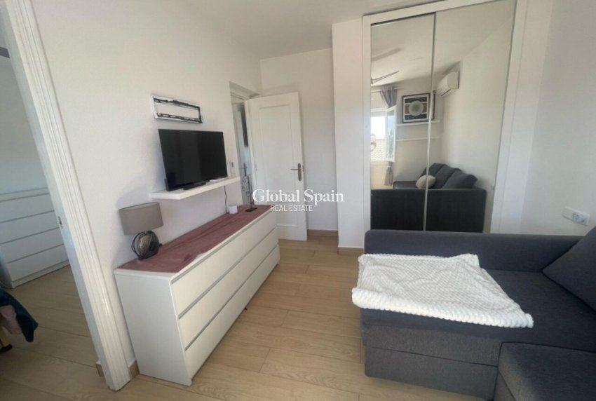 Resale - VILLA -
PLAYA FLAMENCA - Costa Blanca