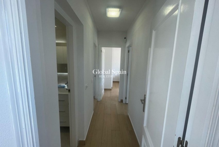 Resale - VILLA -
PLAYA FLAMENCA - Costa Blanca