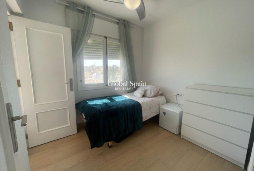 Resale - VILLA -
PLAYA FLAMENCA - Costa Blanca