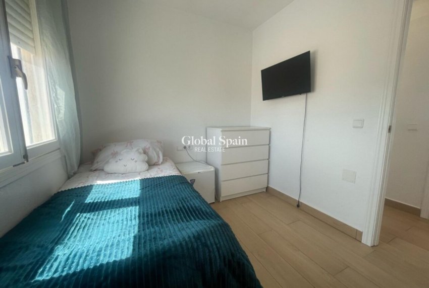 Resale - VILLA -
PLAYA FLAMENCA - Costa Blanca