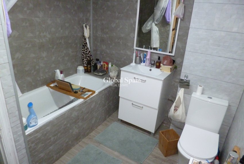 Resale - VILLA -
PLAYA FLAMENCA - Costa Blanca