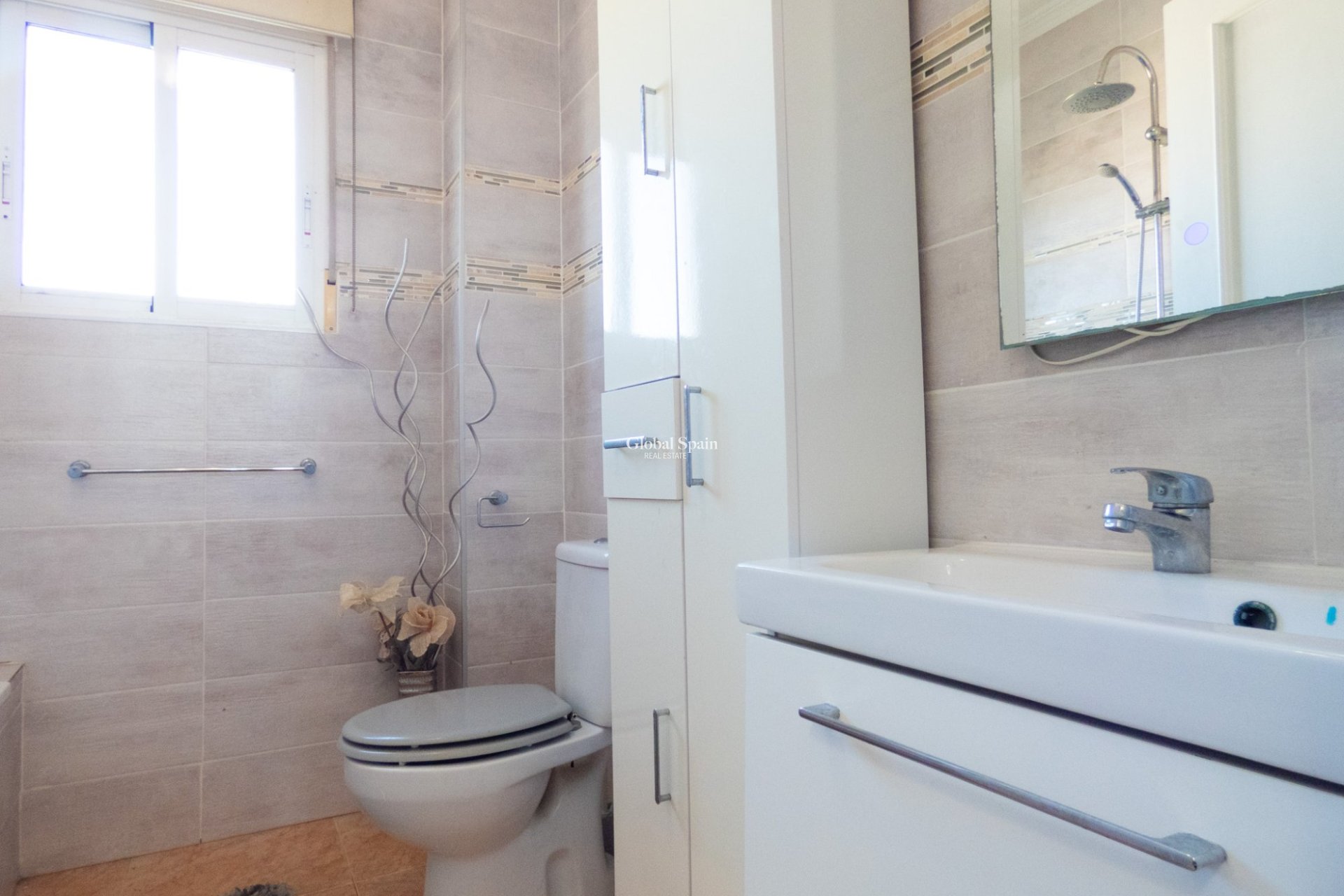 Resale - VILLA -
PLAYA FLAMENCA - Costa Blanca