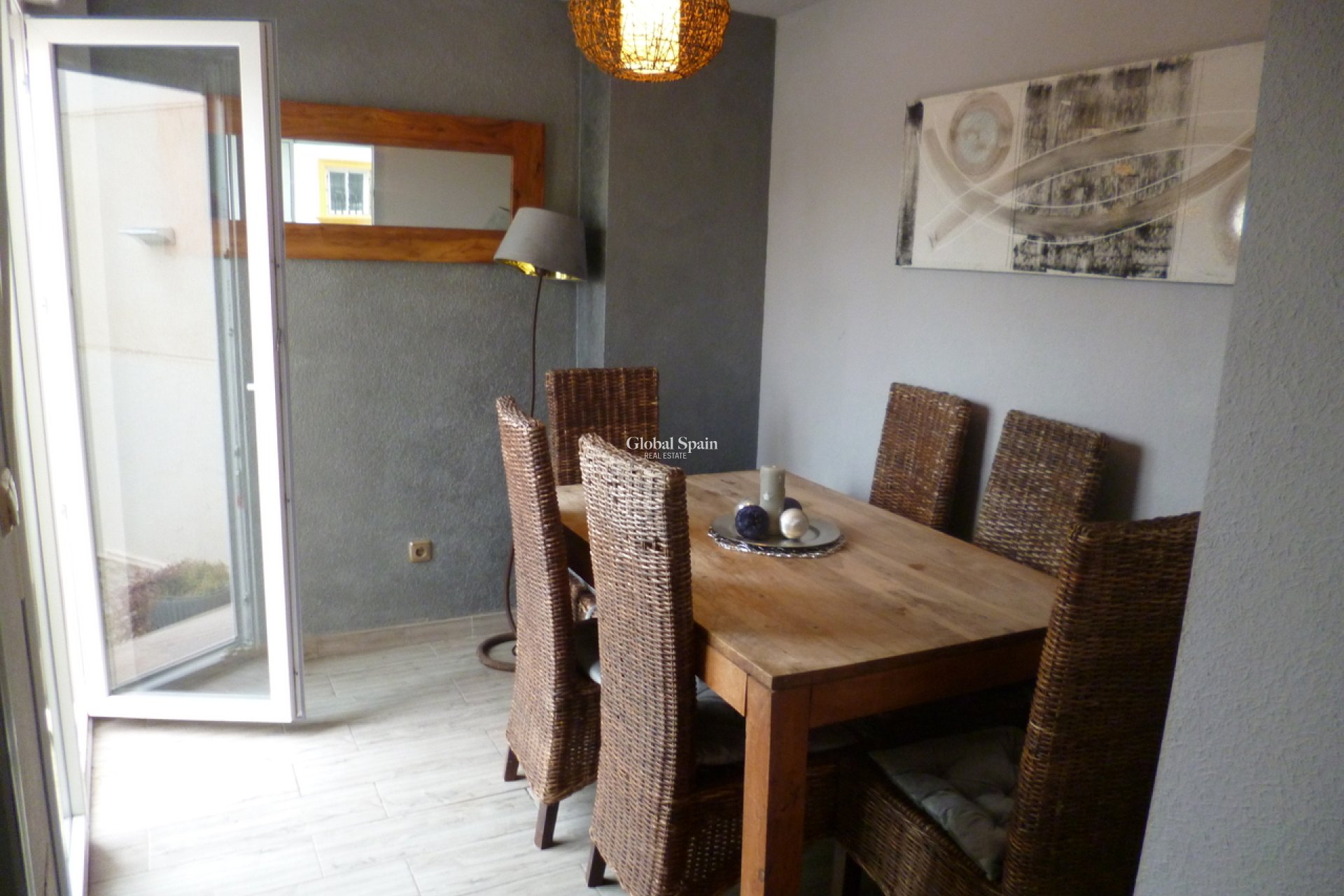 Resale - VILLA -
PLAYA FLAMENCA - Costa Blanca