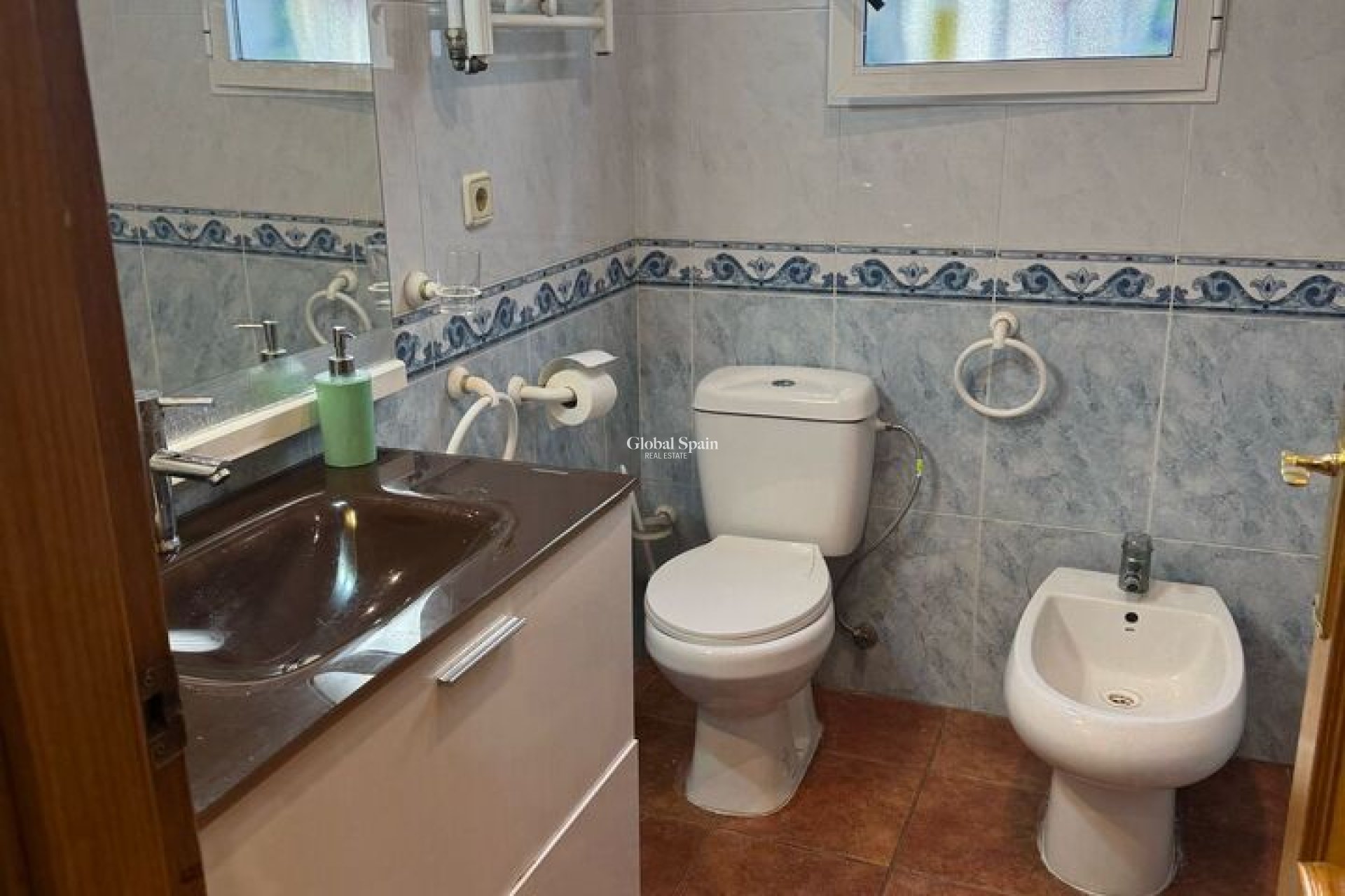 Resale - VILLA -
PLAYA FLAMENCA - Costa Blanca