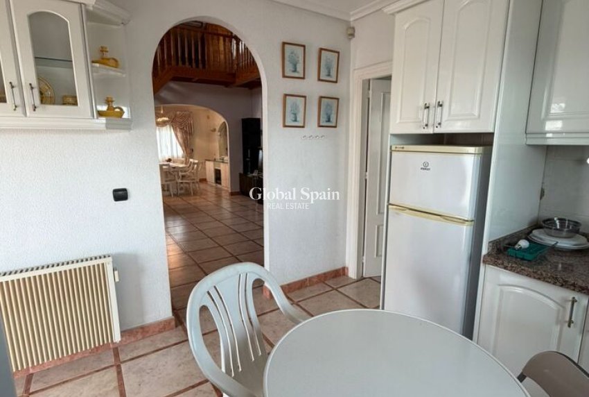 Resale - VILLA -
PLAYA FLAMENCA - Costa Blanca