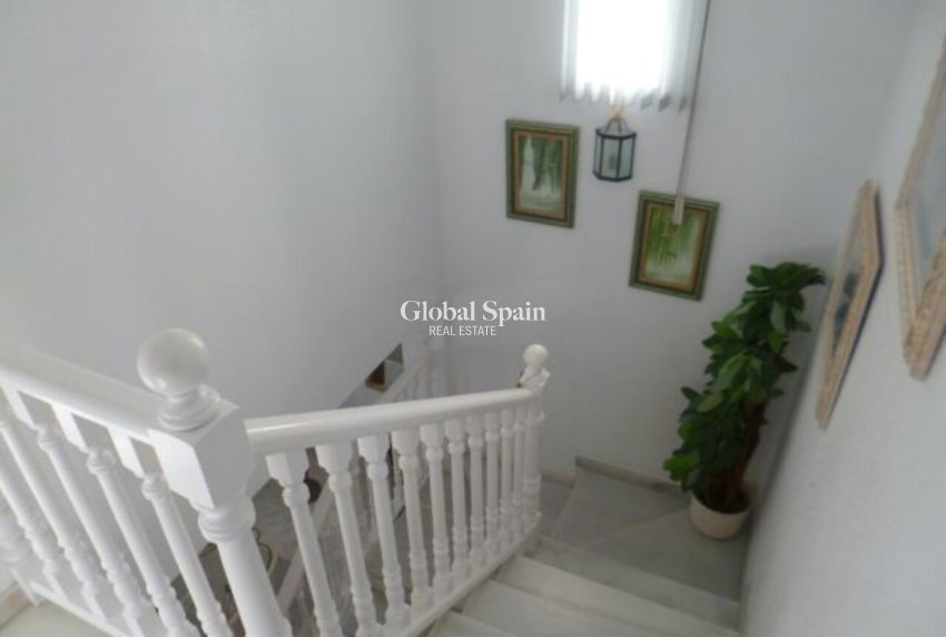 Resale - VILLA -
PLAYA FLAMENCA - Costa Blanca
