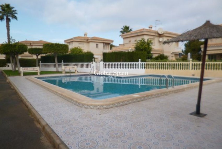 Resale - VILLA -
PLAYA FLAMENCA - Costa Blanca