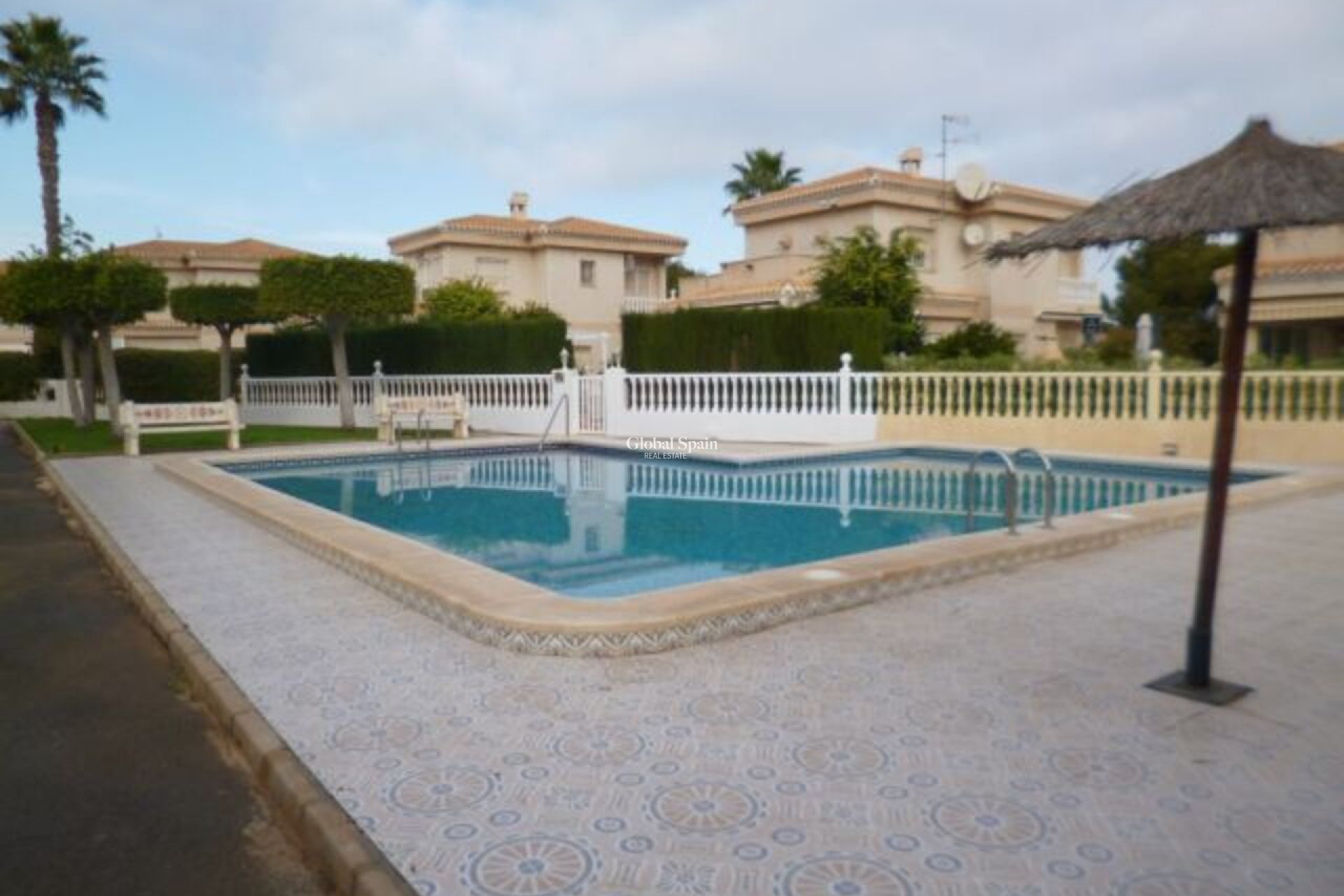 Resale - VILLA -
PLAYA FLAMENCA - Costa Blanca
