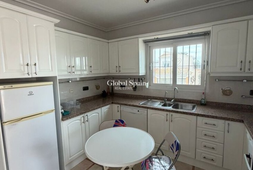 Resale - VILLA -
PLAYA FLAMENCA - Costa Blanca