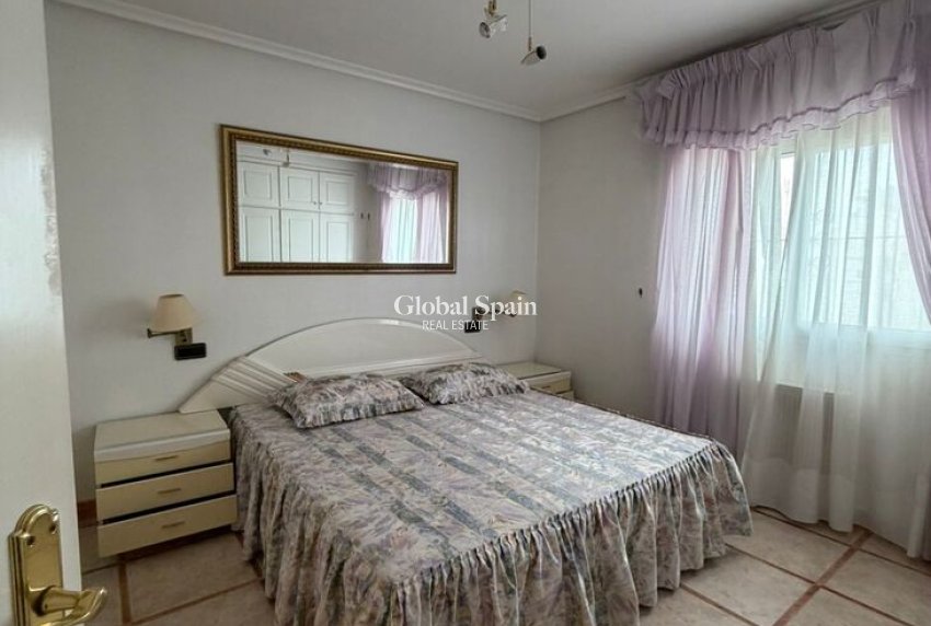 Resale - VILLA -
PLAYA FLAMENCA - Costa Blanca