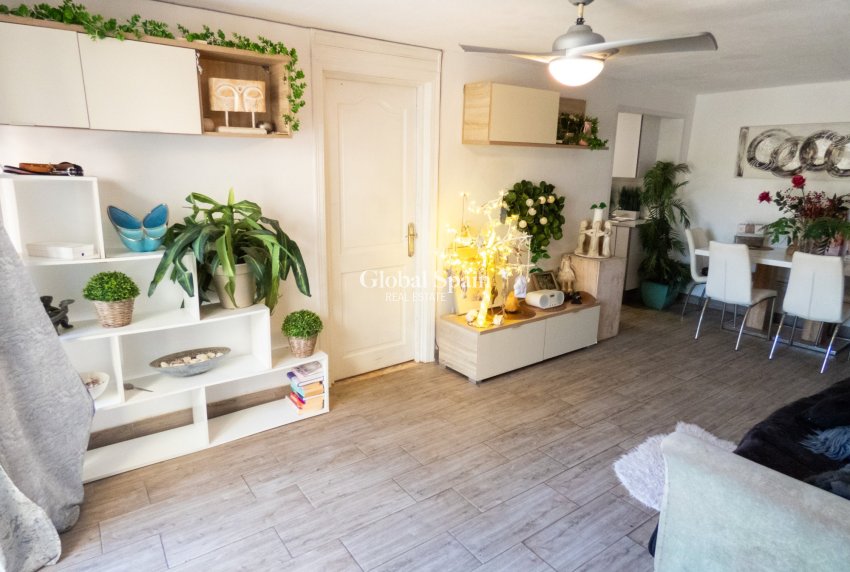 Resale - VILLA -
PLAYA FLAMENCA