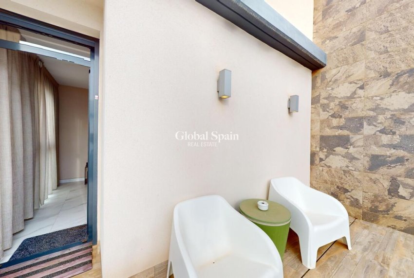 Resale - VILLA -
PLAYA HONDA - Costa Calida