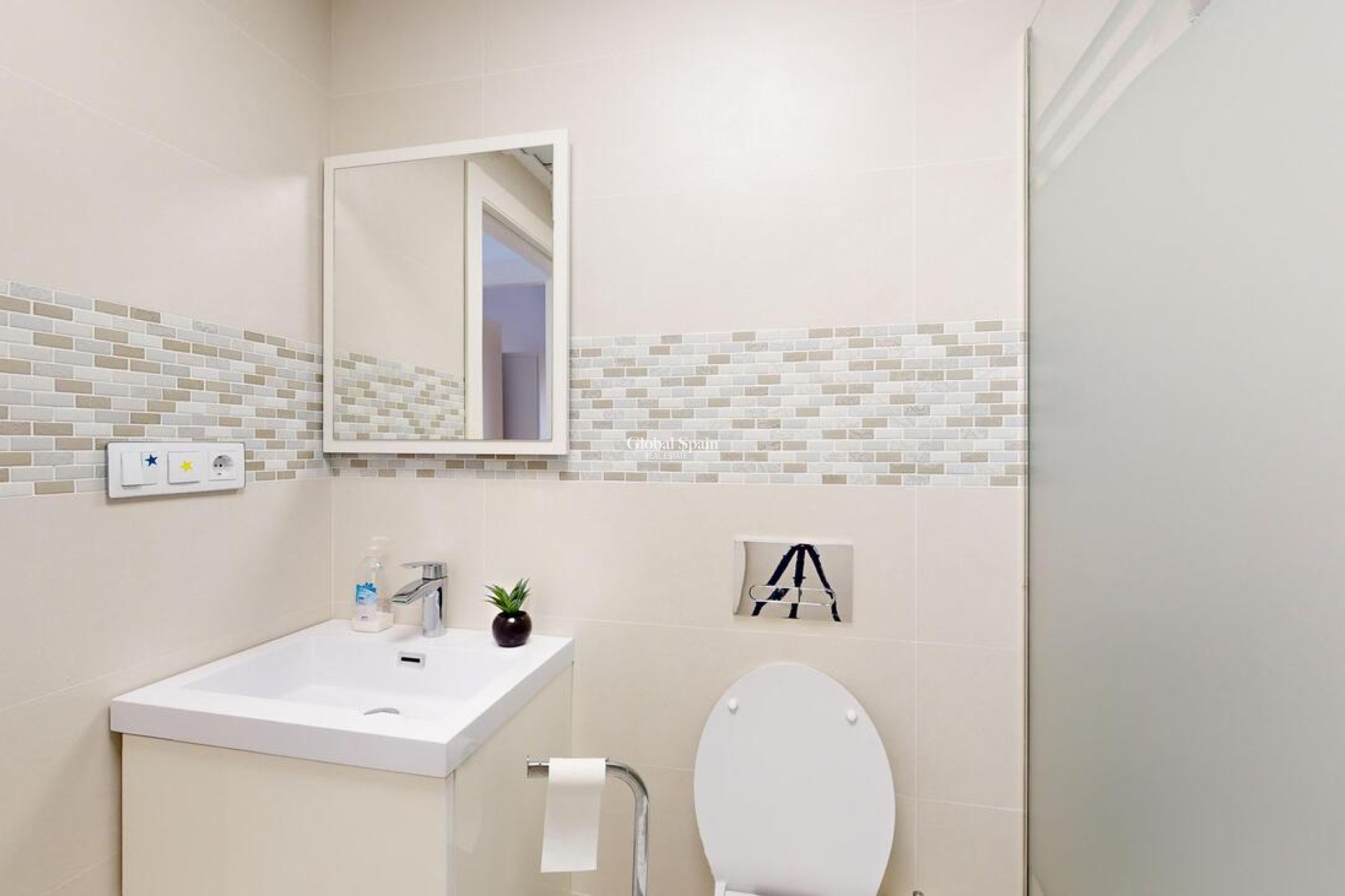 Resale - VILLA -
PLAYA HONDA - Costa Calida