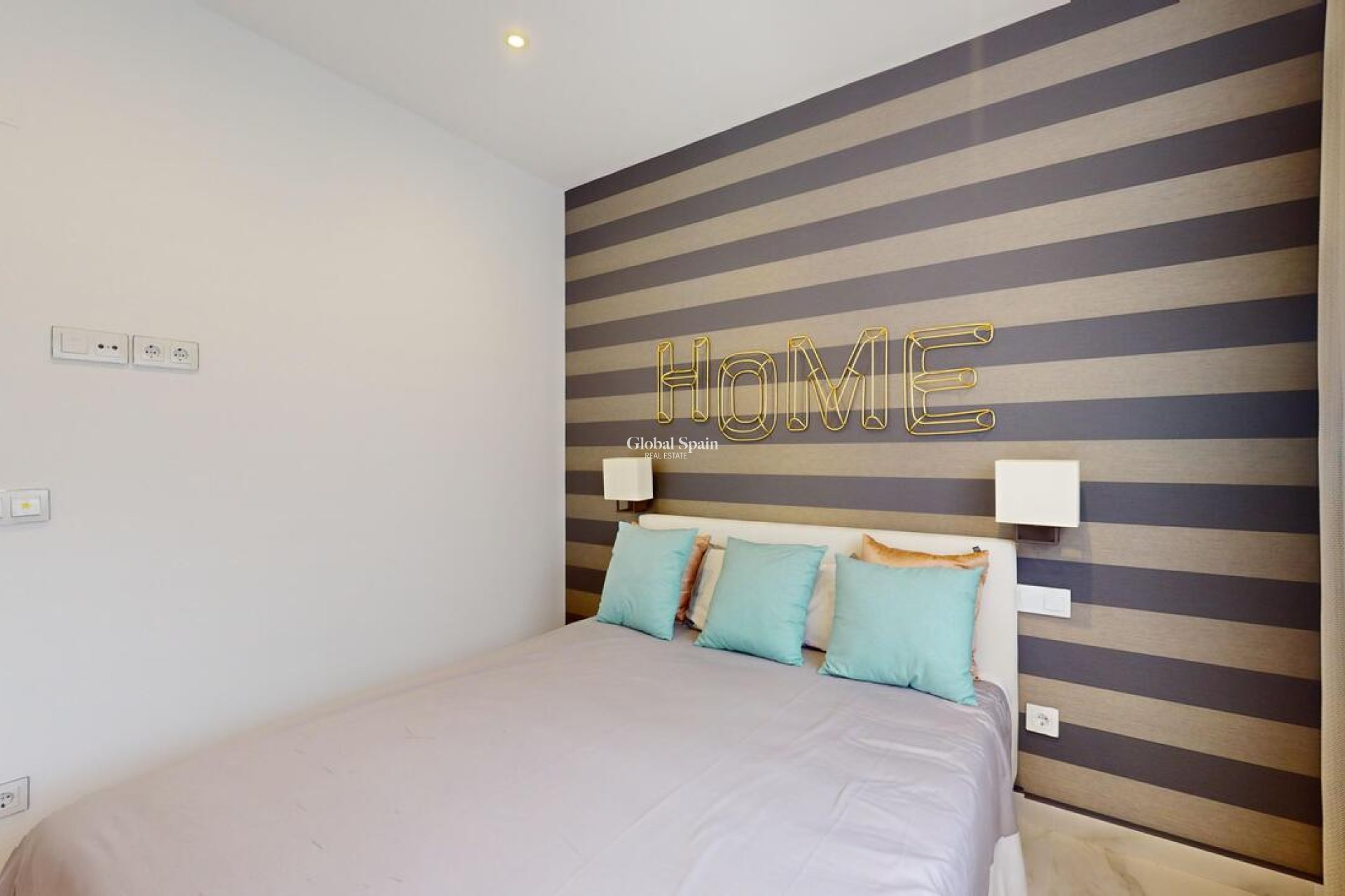 Resale - VILLA -
PLAYA HONDA - Costa Calida