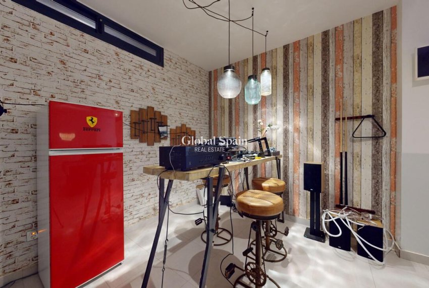 Resale - VILLA -
PLAYA HONDA - Costa Calida