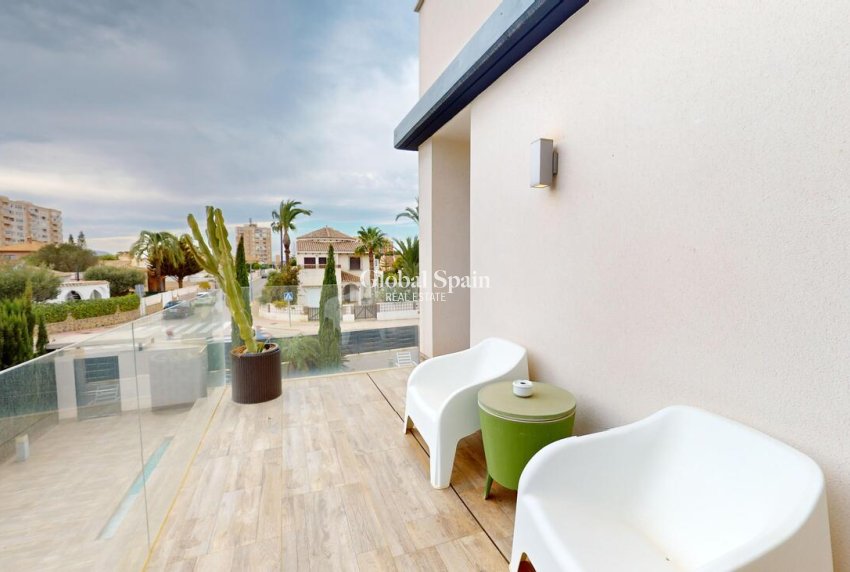 Resale - VILLA -
PLAYA HONDA - Costa Calida