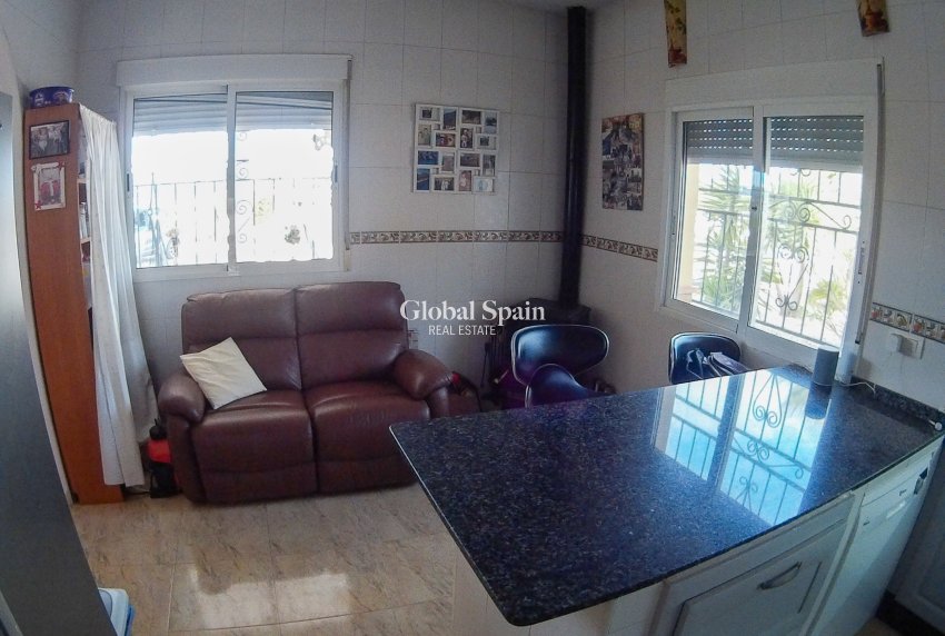 Resale - VILLA -
PLIEGO - Inland