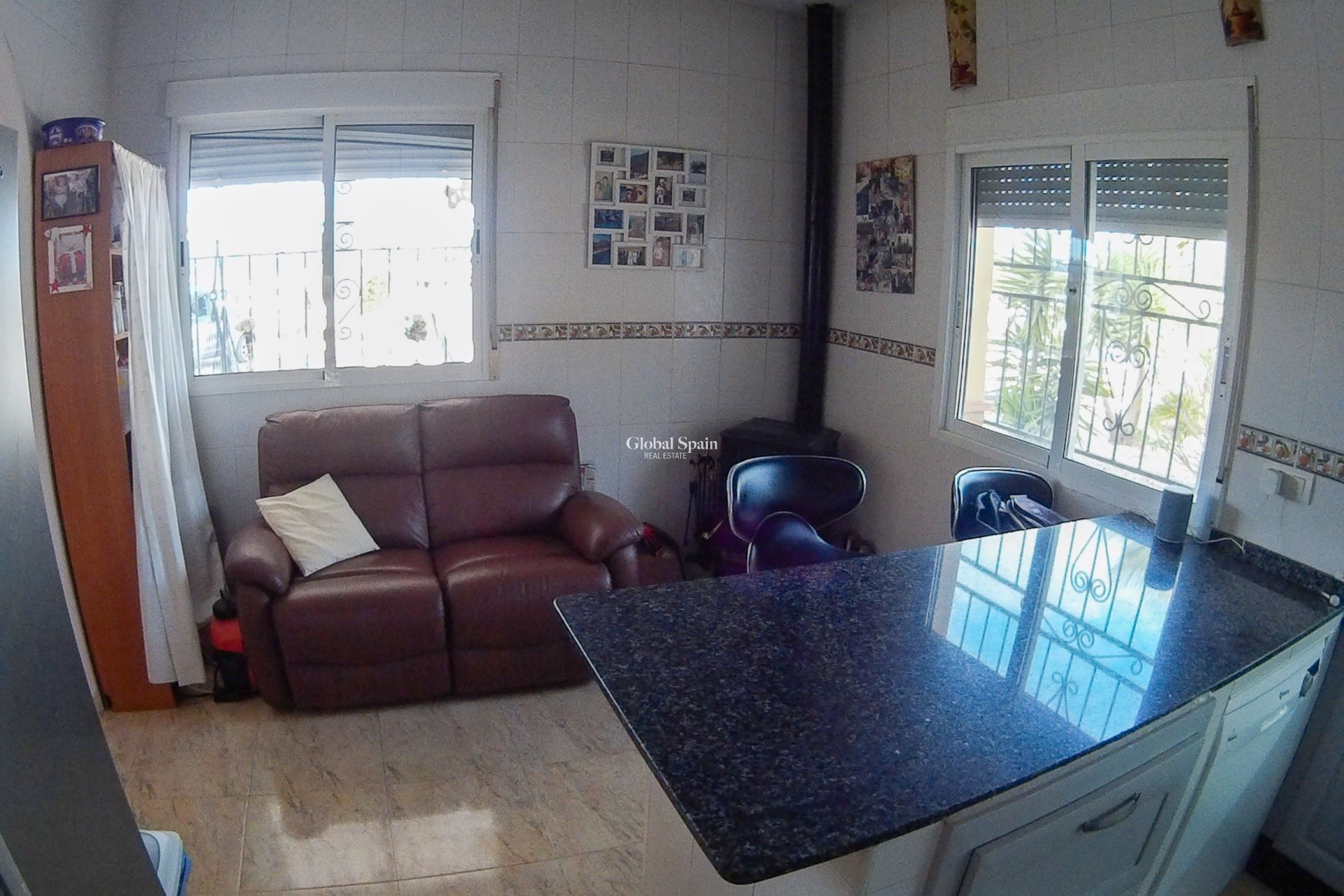 Resale - VILLA -
PLIEGO - Inland