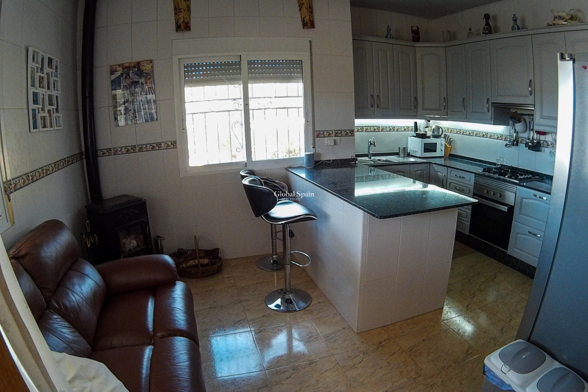 Resale - VILLA -
PLIEGO - Inland