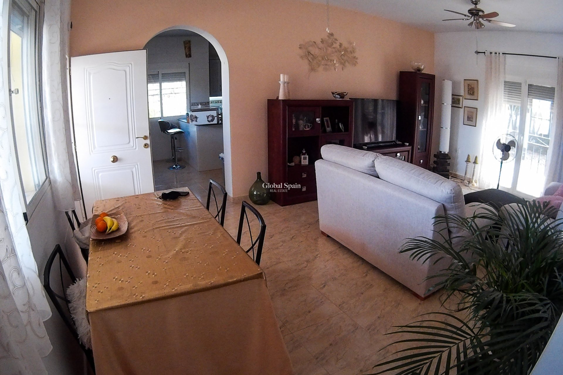 Resale - VILLA -
PLIEGO - Inland