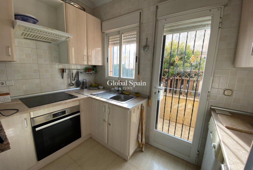 Resale - VILLA -
POLOP - Alberca