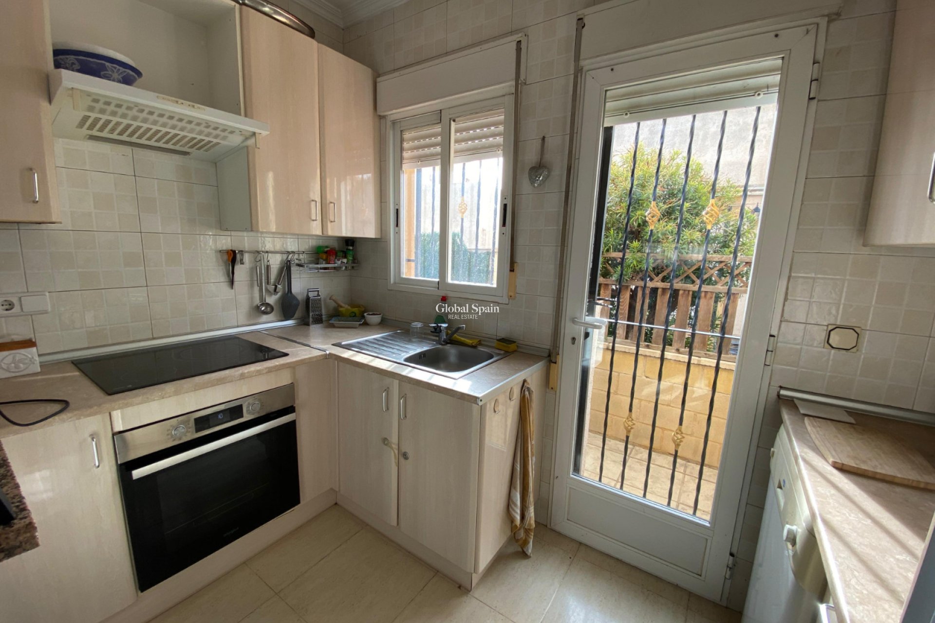 Resale - VILLA -
POLOP - Alberca