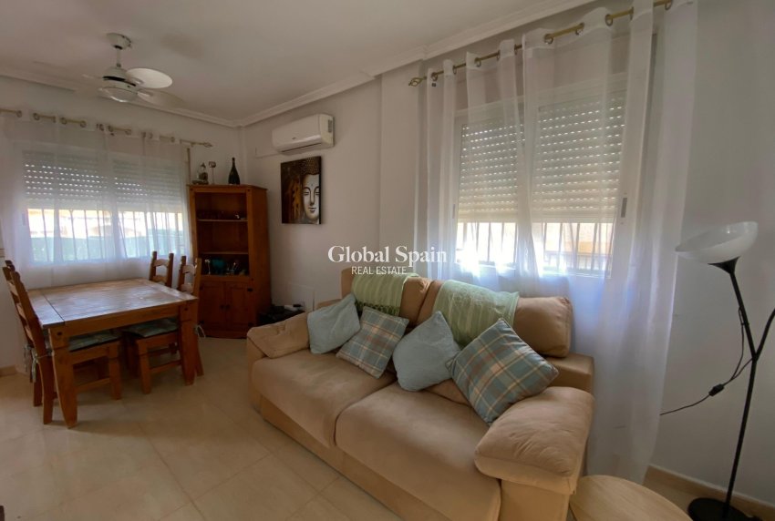 Resale - VILLA -
POLOP - Alberca