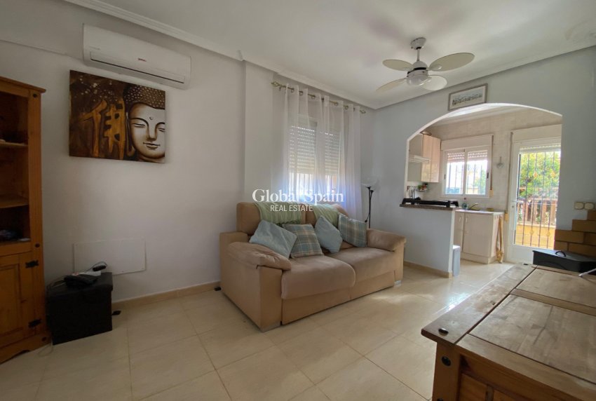 Resale - VILLA -
POLOP - Alberca