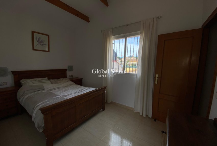 Resale - VILLA -
POLOP - Alberca