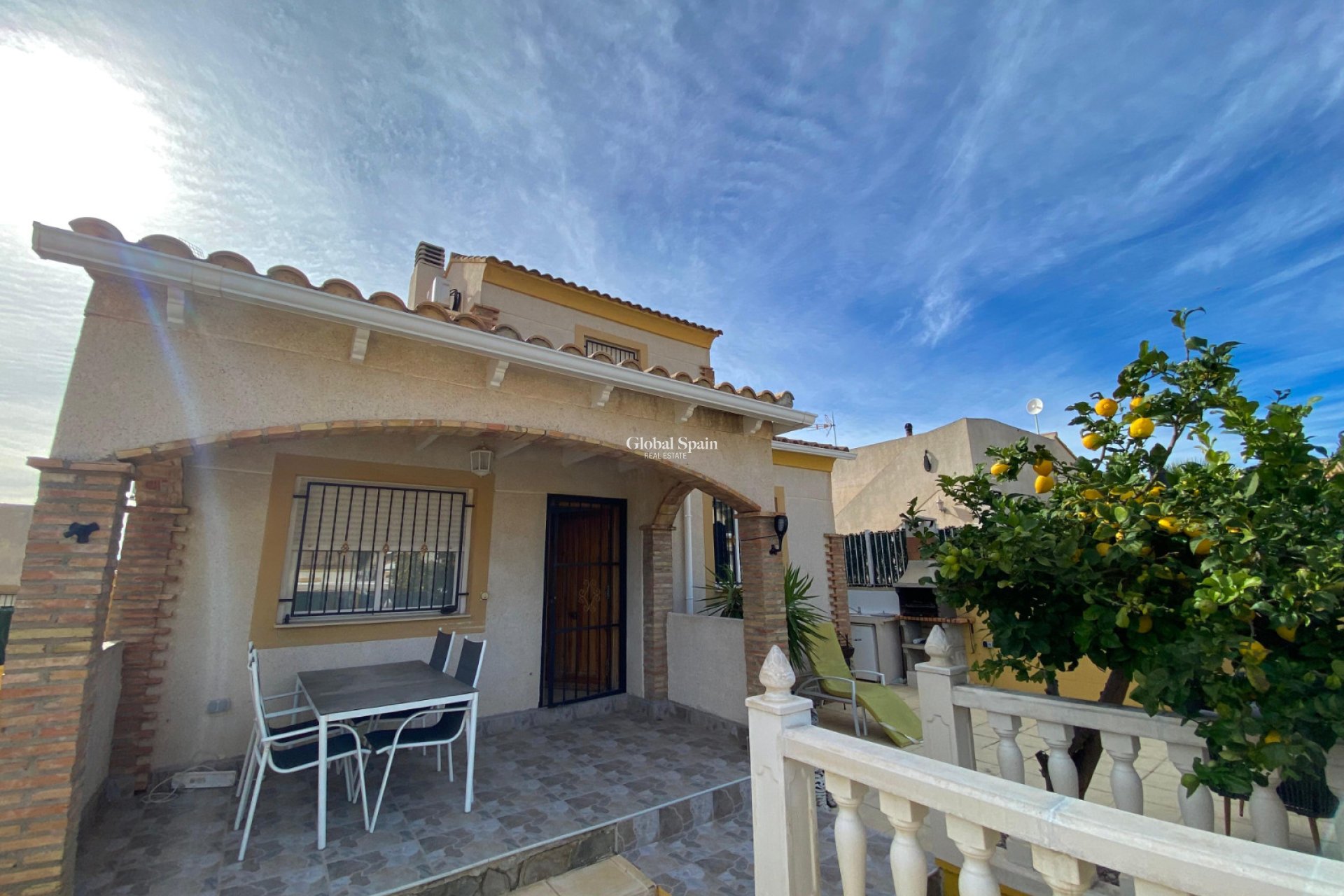 Resale - VILLA -
POLOP - Alberca