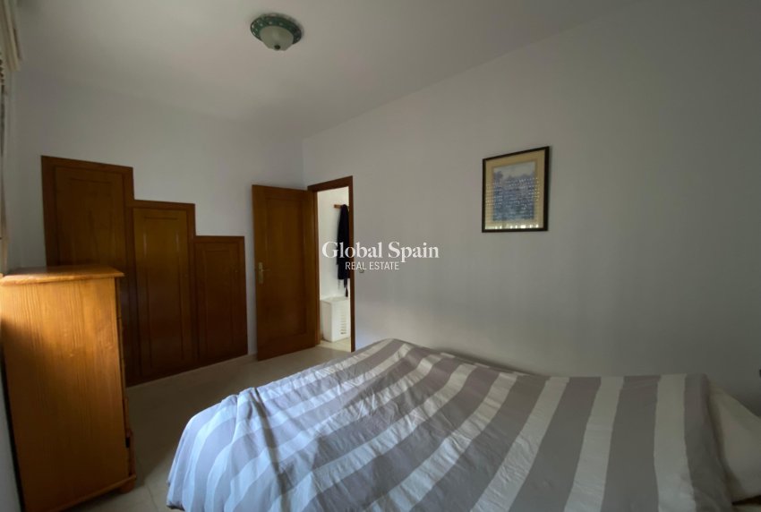 Resale - VILLA -
POLOP - Alberca