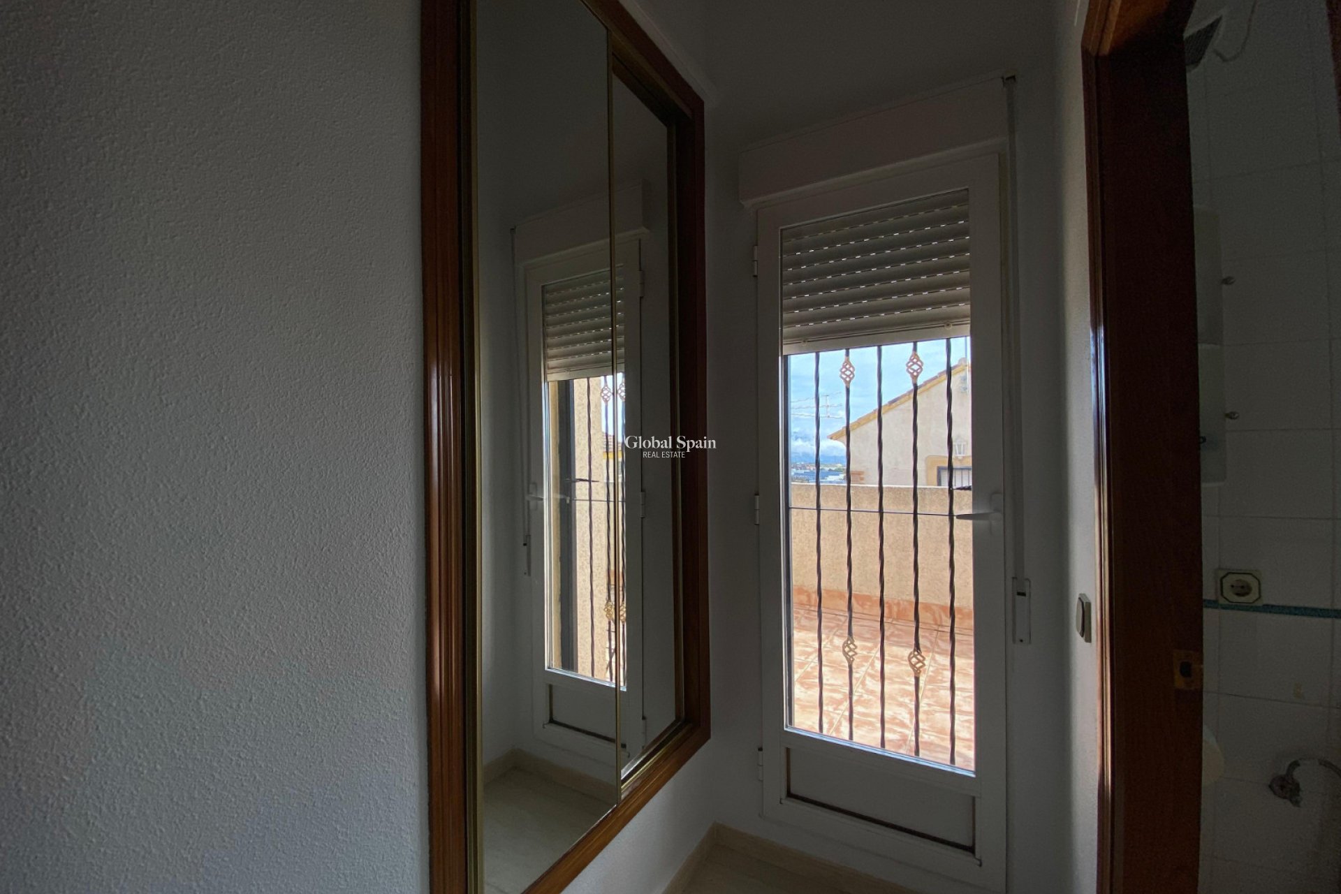 Resale - VILLA -
POLOP - Alberca